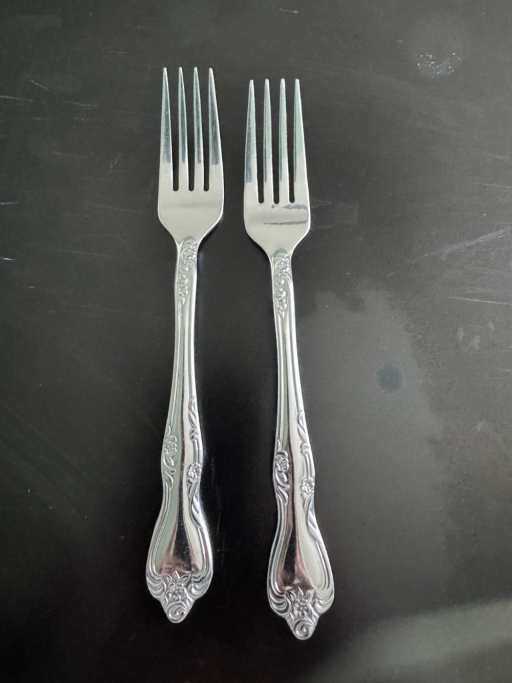 Oneida Silver Ornate Dinner Forks -‎ Pair